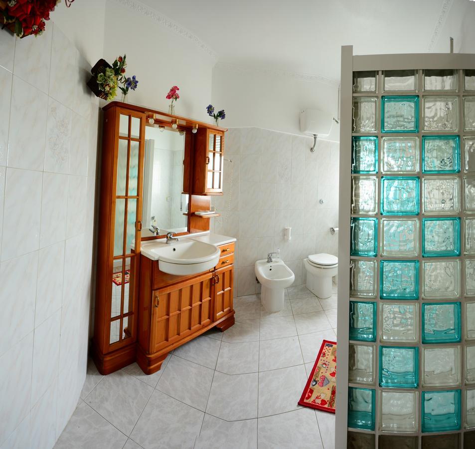 Hotel Hillary House à Fiumicino Extérieur photo
