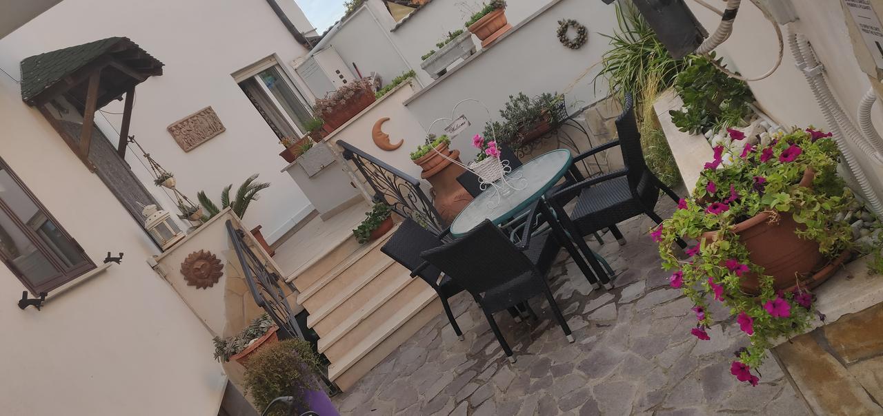 Hotel Hillary House à Fiumicino Extérieur photo