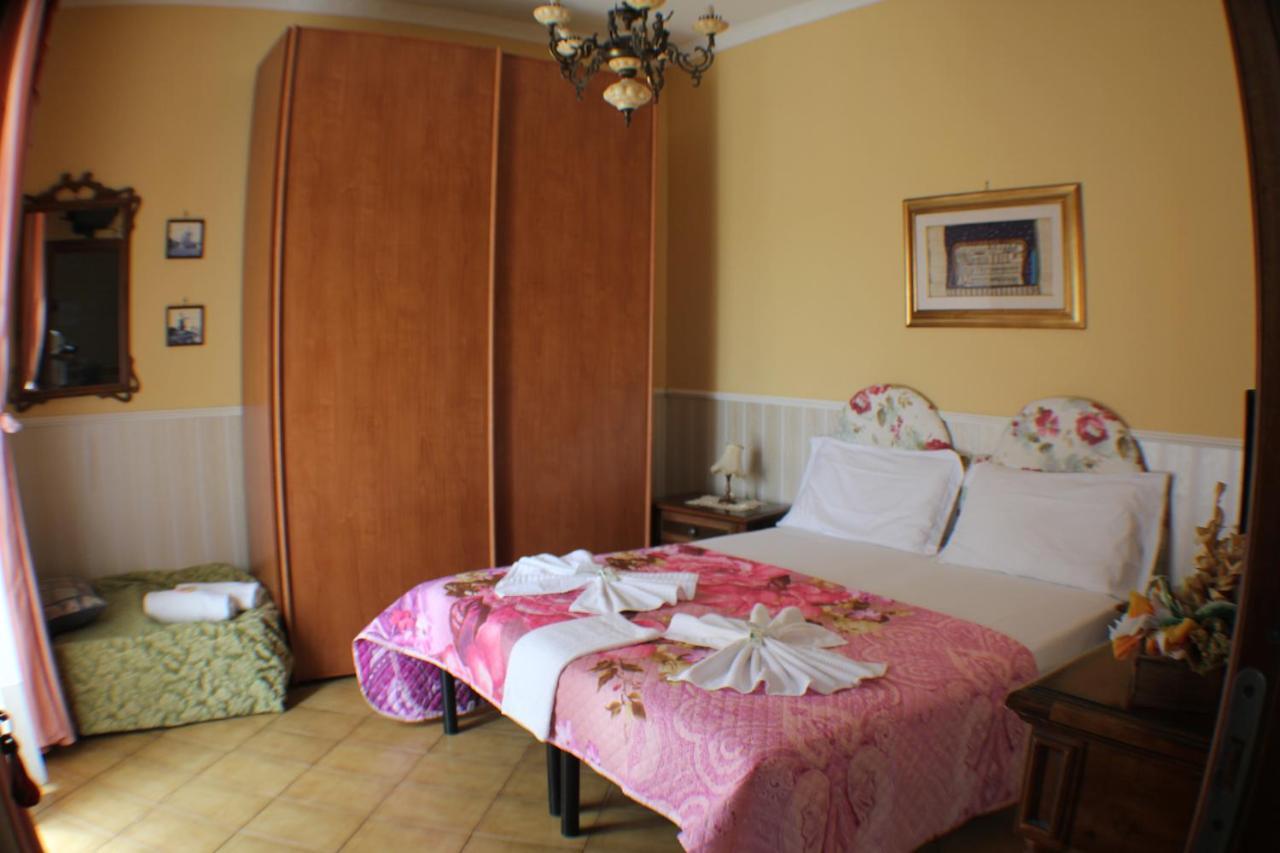 Hotel Hillary House à Fiumicino Extérieur photo