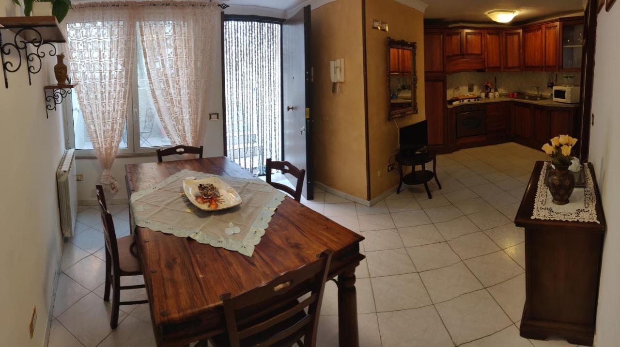 Hotel Hillary House à Fiumicino Extérieur photo