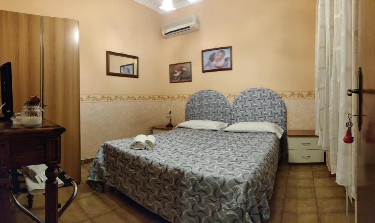 Hotel Hillary House à Fiumicino Extérieur photo