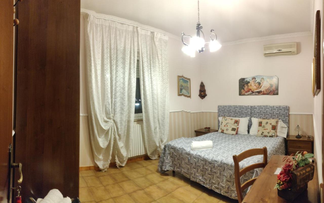 Hotel Hillary House à Fiumicino Extérieur photo